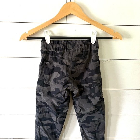 Camouflage Kids Cargo Pants - Picture 4 of 4